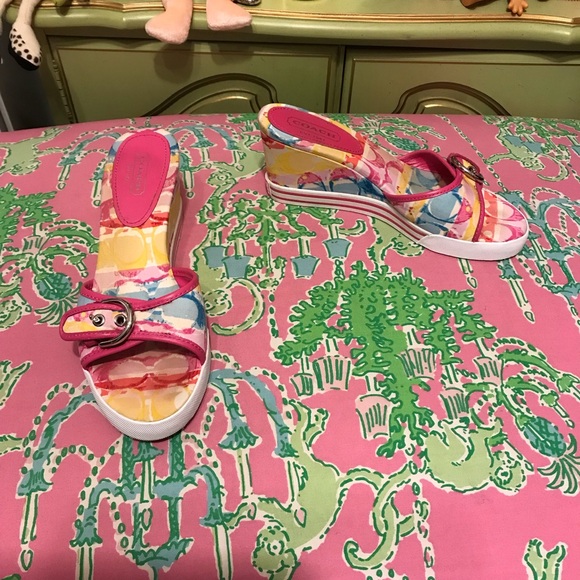 Coach Perry Multi Colored Printed Wedge sandals size 6